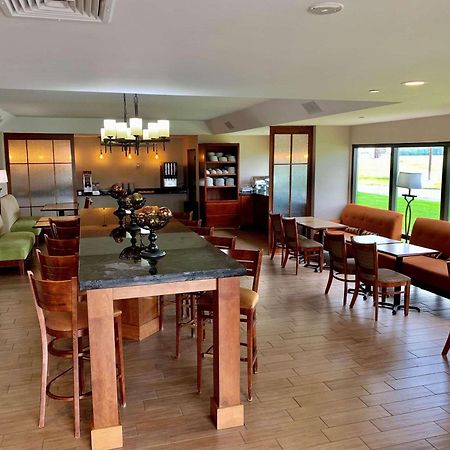 Country Inn & Suites By Radisson, Sandusky South, Oh Milan 외부 사진